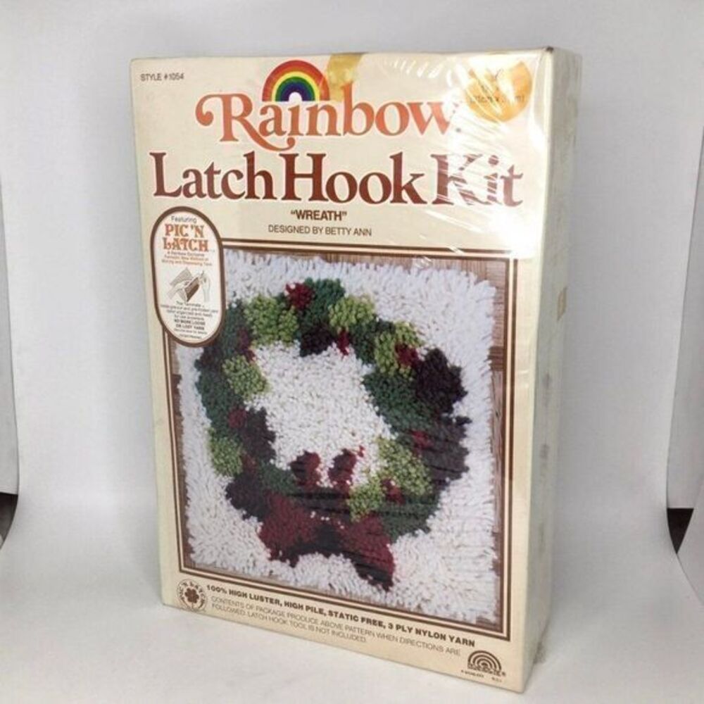 Vintage Christmas Wreath Rainbow Latch Hook Kit Sealed New